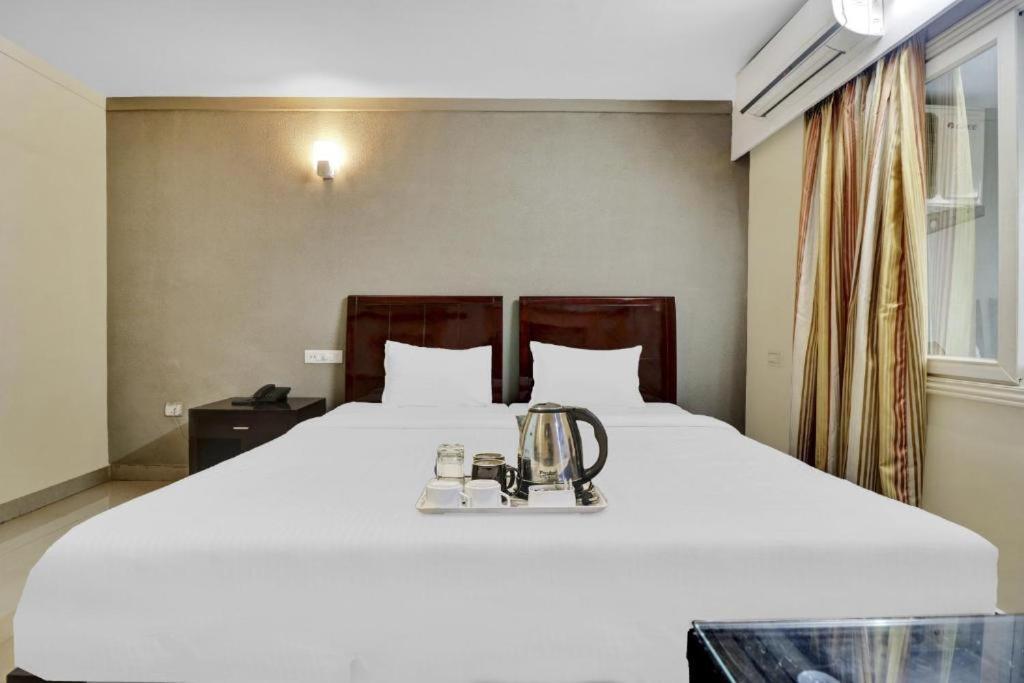 Отель Aec Residency Alappuzha Экстерьер фото