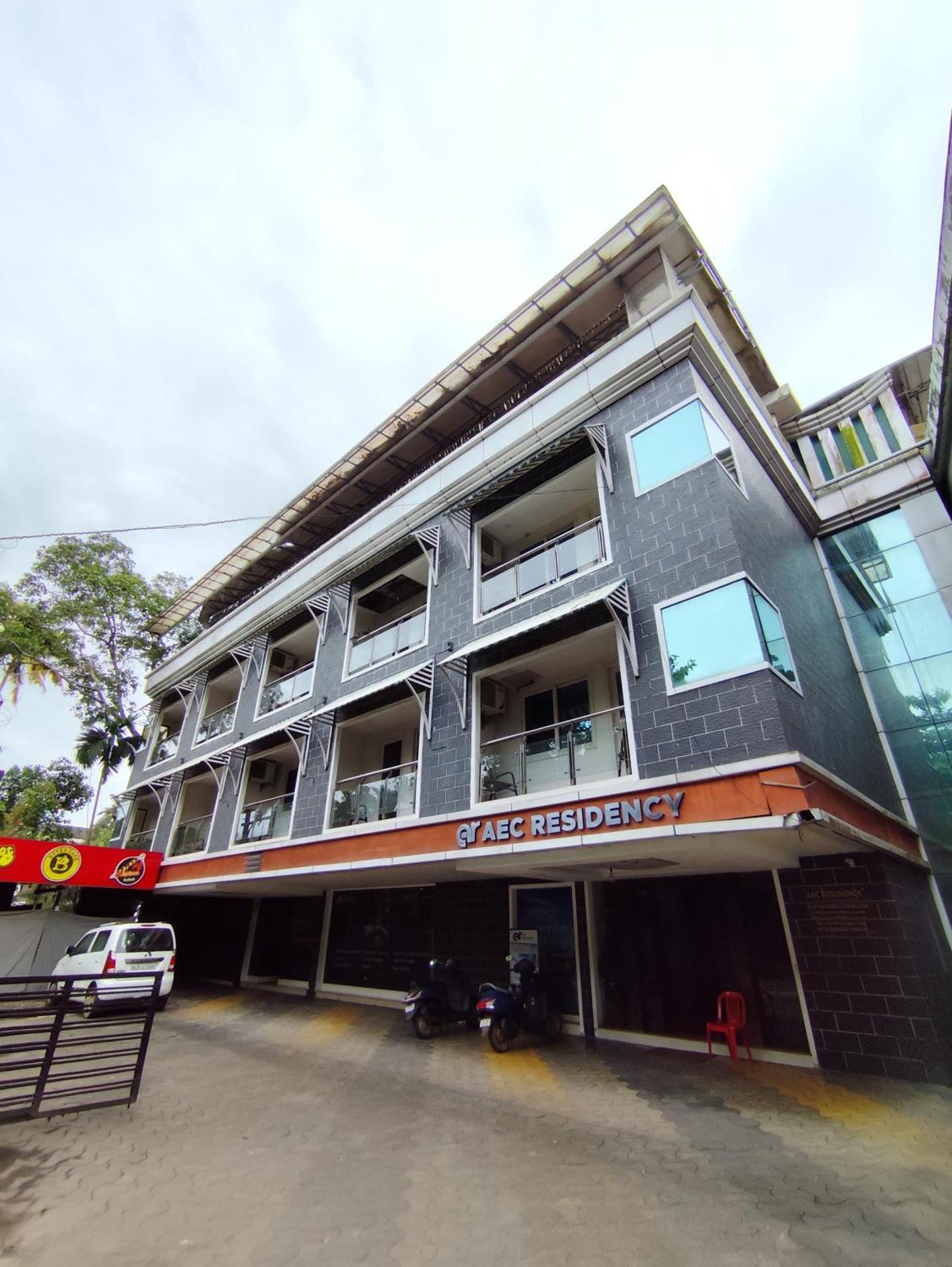 Отель Aec Residency Alappuzha Экстерьер фото