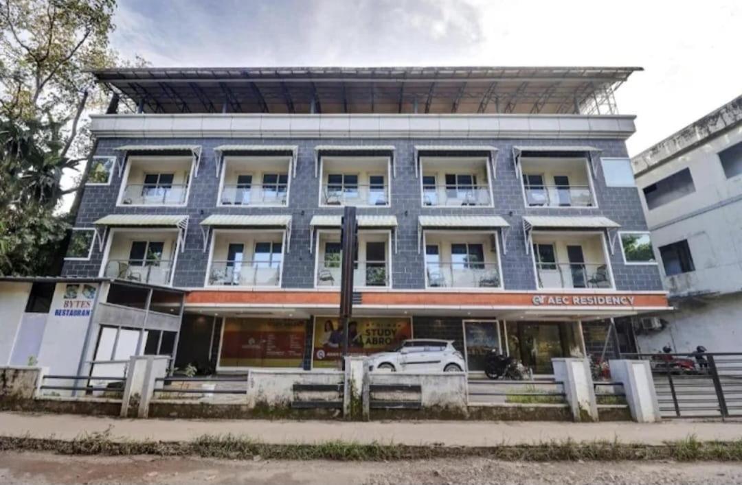 Отель Aec Residency Alappuzha Экстерьер фото